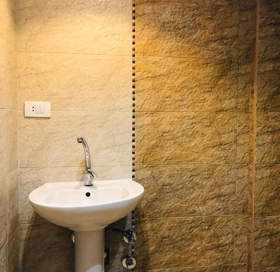 اتاق استاندارد یک نفره, Oh! Cairo Pharaoh Hostel