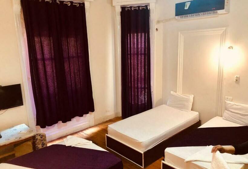 اتاق استاندارد سه نفره, Oh! Cairo Pharaoh Hostel