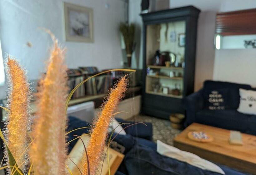 Номер Стандарт, Guestroom Bouges Le Château, 1 Pièce, 2 Personnes   Fr 1 591 523