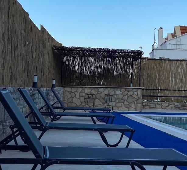 آپارتمان 1 خوابه با چشم‌انداز استخر, özgüm Suite Otel