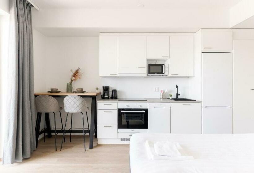 Студио Стандарт с Балконом, Serviced Apartments Pirkkala By Uhanda