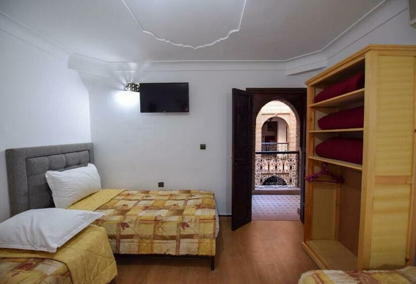 اتاق استاندارد سه نفره, Riad Assia