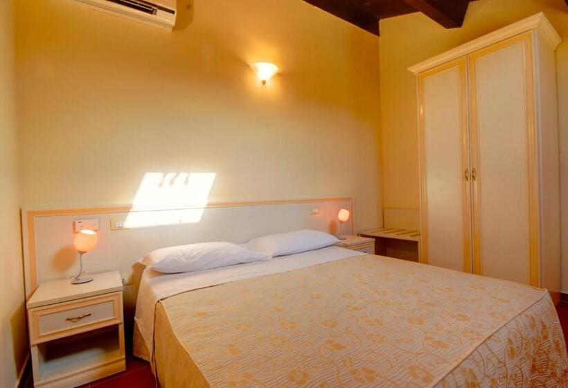 اتاق استاندارد چهار تخته, Butterfly S House