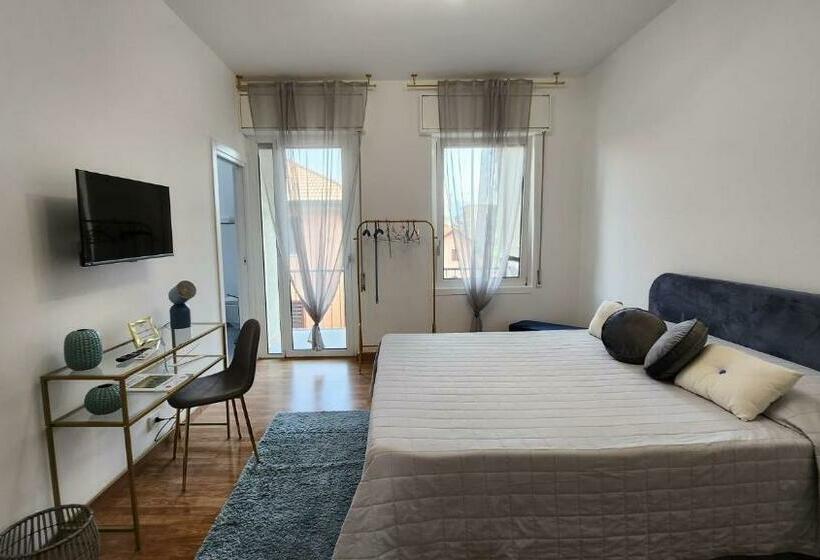 اتاق لوکس با بالکن, Comfort Accommodation Room & Le Camere