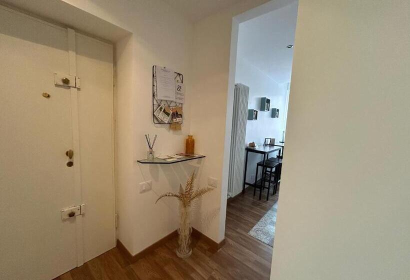 اتاق لوکس با بالکن, Comfort Accommodation Room & Le Camere