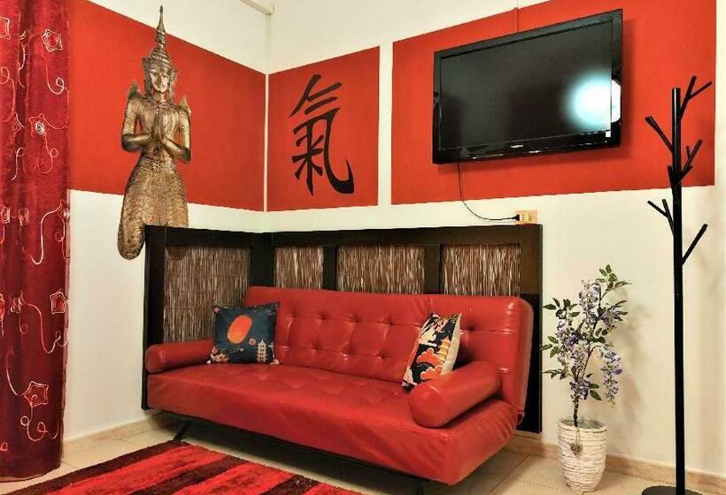 标准间, Guastella House