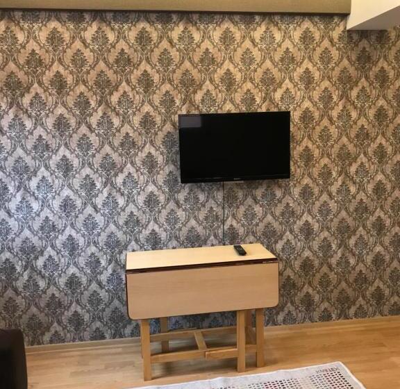 Quarto Triplo Estandar, Uzungol Huzur