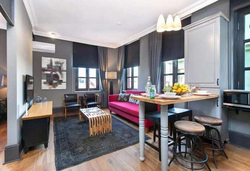 1 Bedroom Penthouse Apartment, Balkon Residence