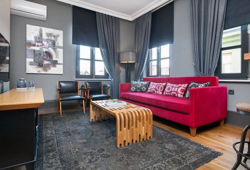 1 Bedroom Penthouse Apartment, Balkon Residence