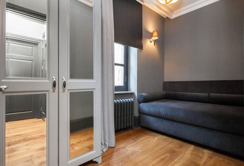 1 Bedroom Penthouse Apartment, Balkon Residence