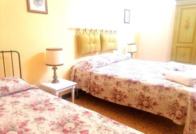 اتاق استاندارد سه تخته با سرویس بهداشتی مشترک, Casa Di Osio