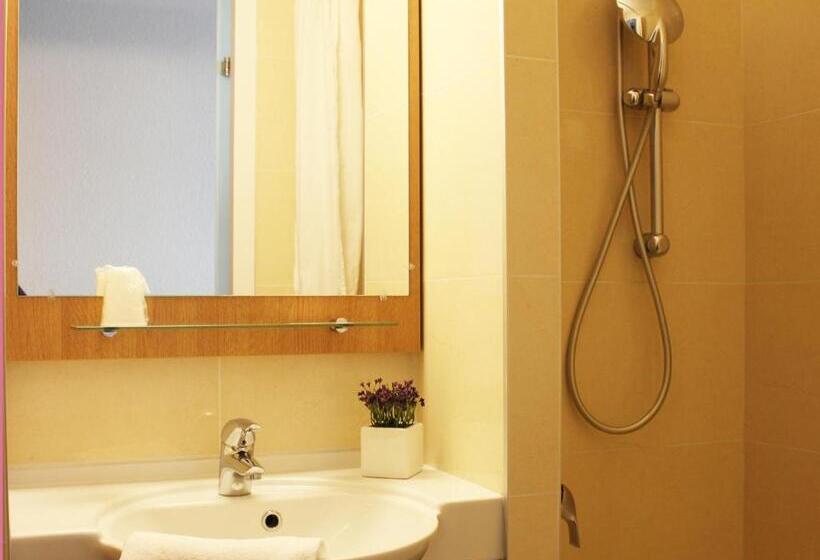 ベーシックトリプルルーム, B&b Hotel La Rochelle Centre