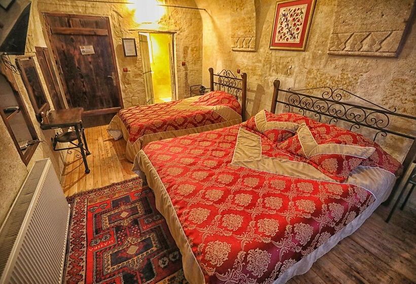 اتاق استاندارد سه نفره, Century Cave