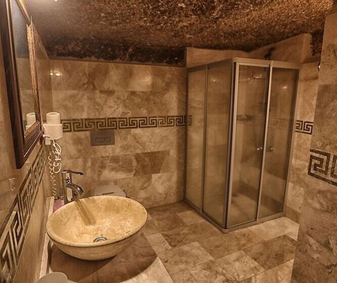 اتاق استاندارد چهار تخته, Century Cave