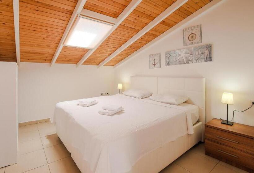 1 Bedroom Penthouse Apartment, Kasinn Apart