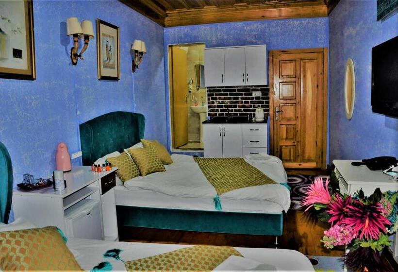 Deluxe Triple Room, The Trip Istanbul