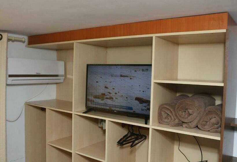 غرفة عائلية, Mar