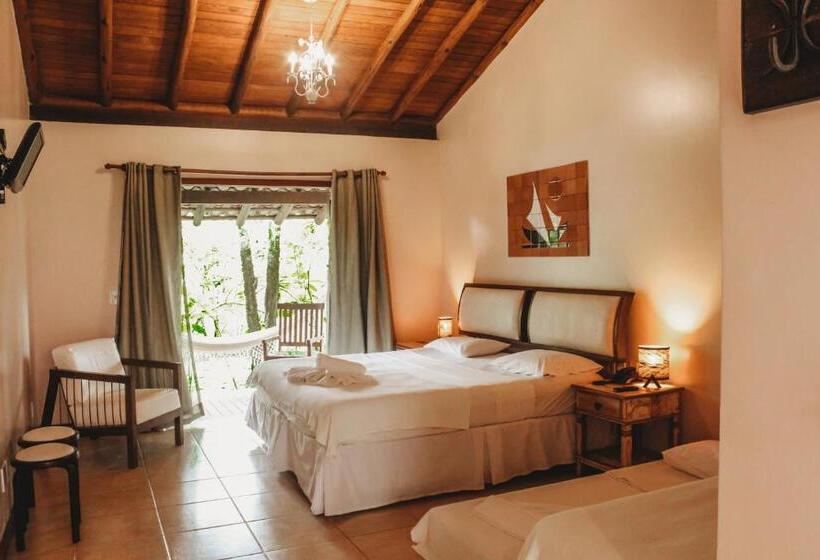 اتاق استاندارد چهارنفره با چشم‌انداز باغ, Pousada Villa Bella