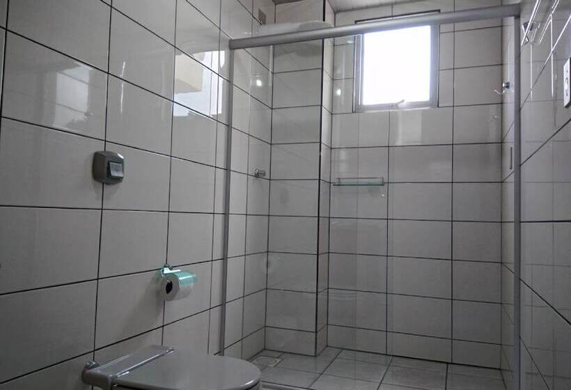 اتاق استاندارد چهار تخته, Farol