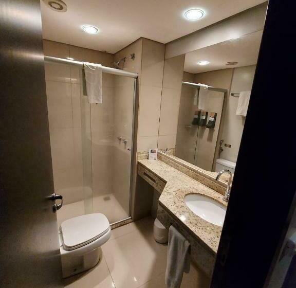 标准间, Class Hotel Passos
