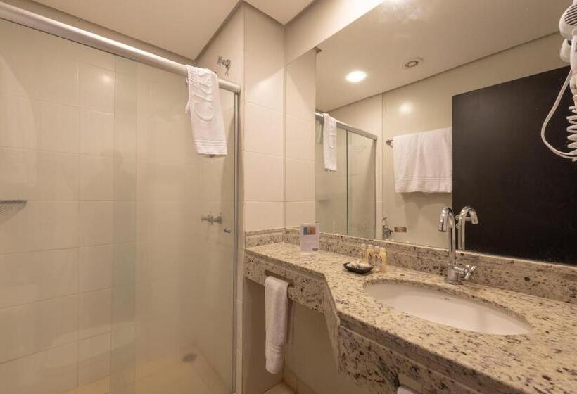 标准间, Class Hotel Passos