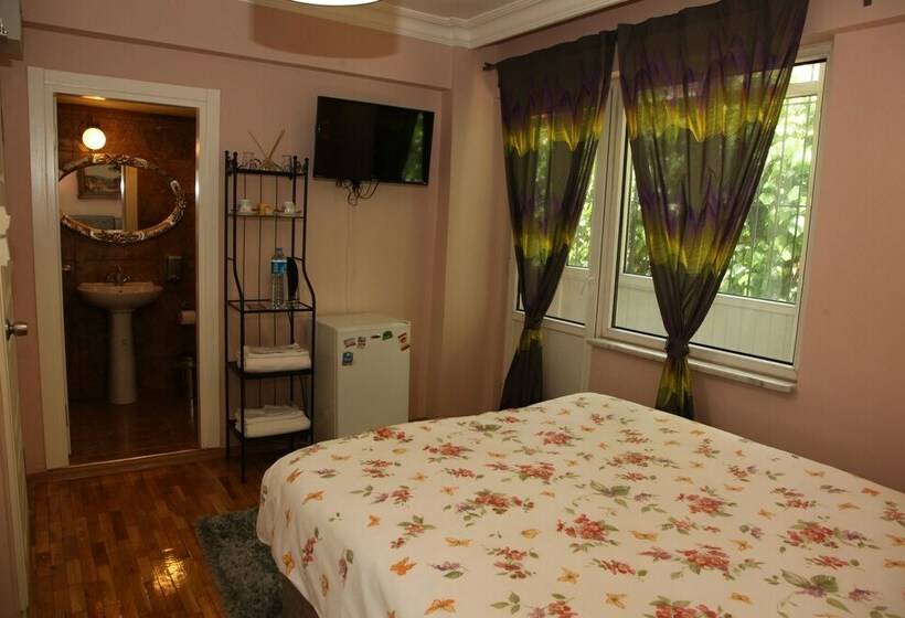 اتاق اساندارد با چشم‌انداز جانبی به دریا, Yesim Suites