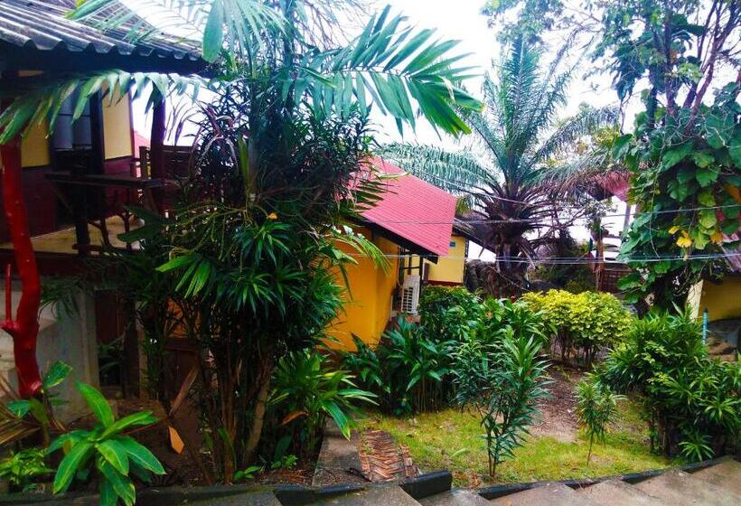 스탠다드 방갈로 정원 전망, Golden Beach Resort Koh Phangan