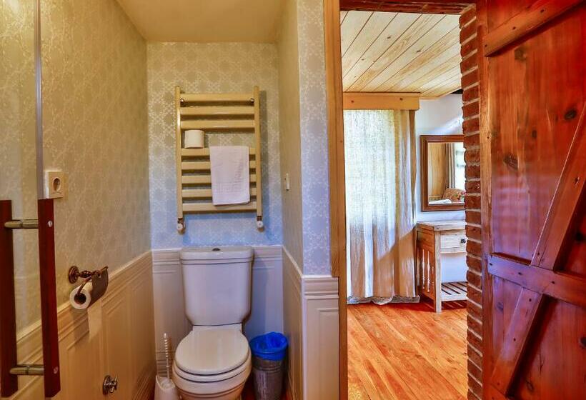 بانگلوی سوپریور, Tranquilla River Lodge   Adults Only