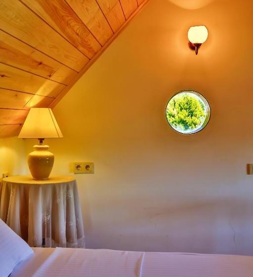 بانگلوی سوپریور, Tranquilla River Lodge   Adults Only