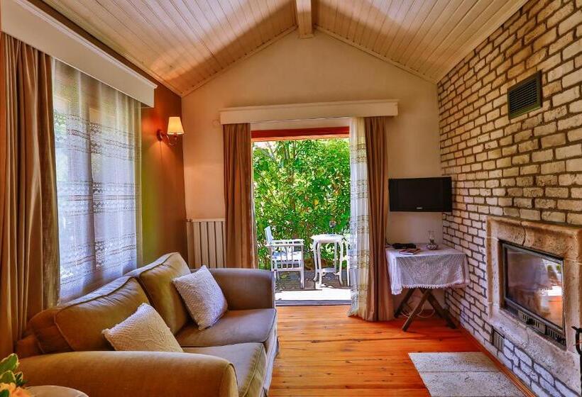 بانگلوی لوکس, Tranquilla River Lodge   Adults Only
