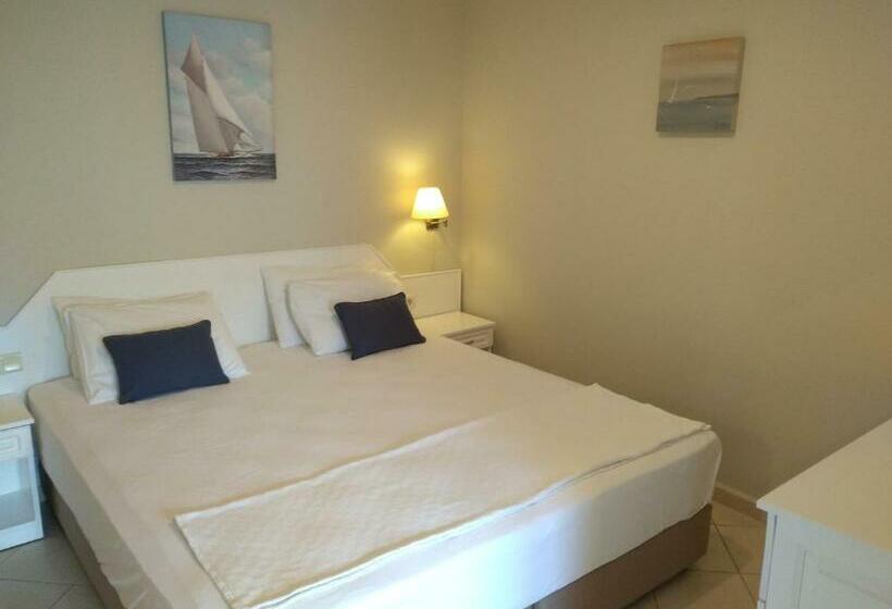 Трехместный Номер Superior, Uzhan Beach
