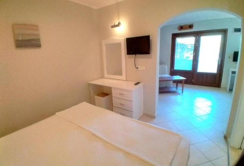 Superior Triple Room, Uzhan Beach