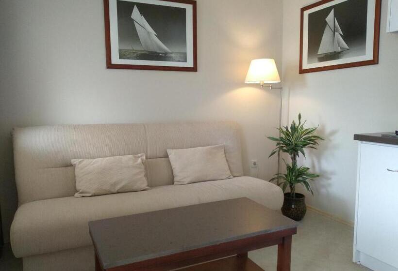 Трехместный Номер Superior, Uzhan Beach