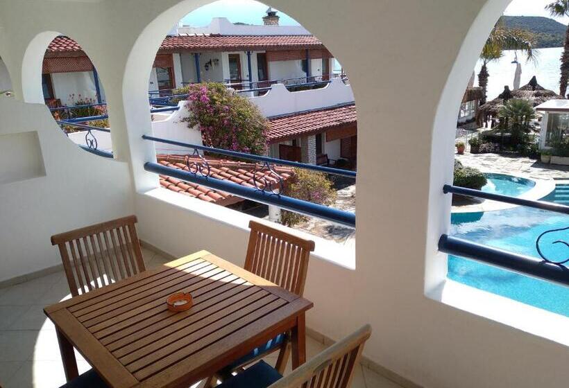 Superior Triple Room, Uzhan Beach