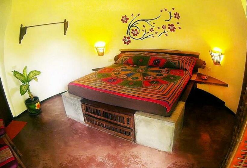 ویلای استاندارد با چشم‌انداز باغ, Flower Power Farm Village