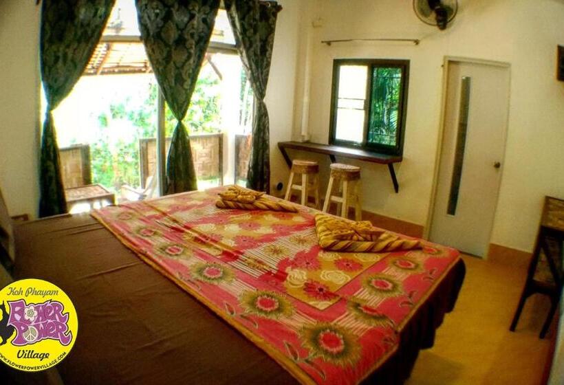 اتاق استاندارد با تخت بزرگ, Flower Power Farm Village