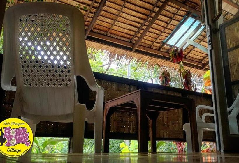 اتاق استاندارد با تخت بزرگ, Flower Power Farm Village