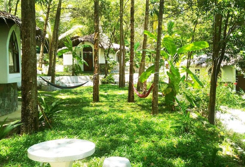 ویلای استاندارد با چشم‌انداز باغ, Flower Power Farm Village