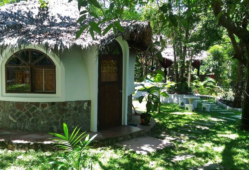 بانگلوی ممتاز, Flower Power Farm Village