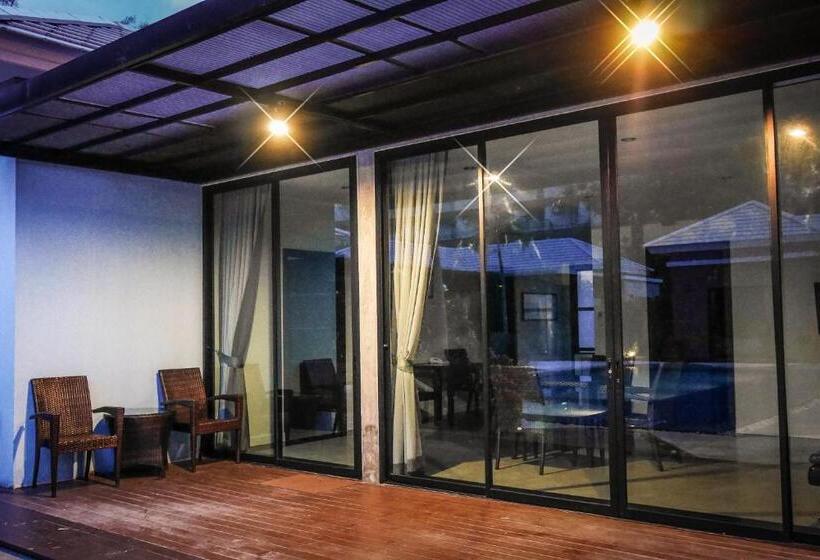 ویلا دلوکس 3 خوابه, Villa Navin