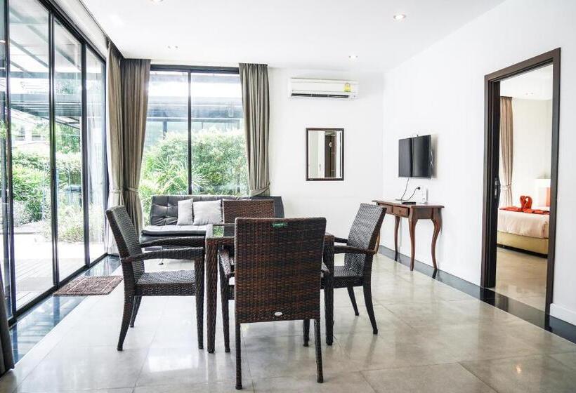 ویلا دلوکس 3 خوابه, Villa Navin