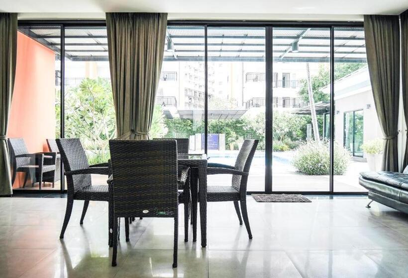 ویلا دلوکس 3 خوابه, Villa Navin