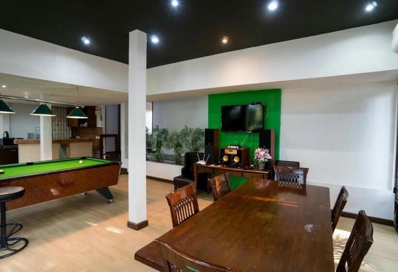 ویلای 1 خوابه, Villa Navin