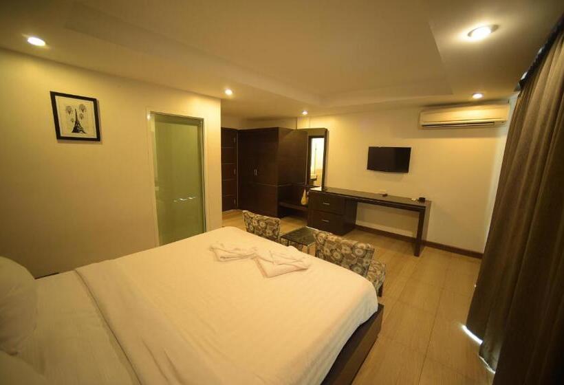 ویلای یک اتاق خوابه با استخر شنا, Villa Navin