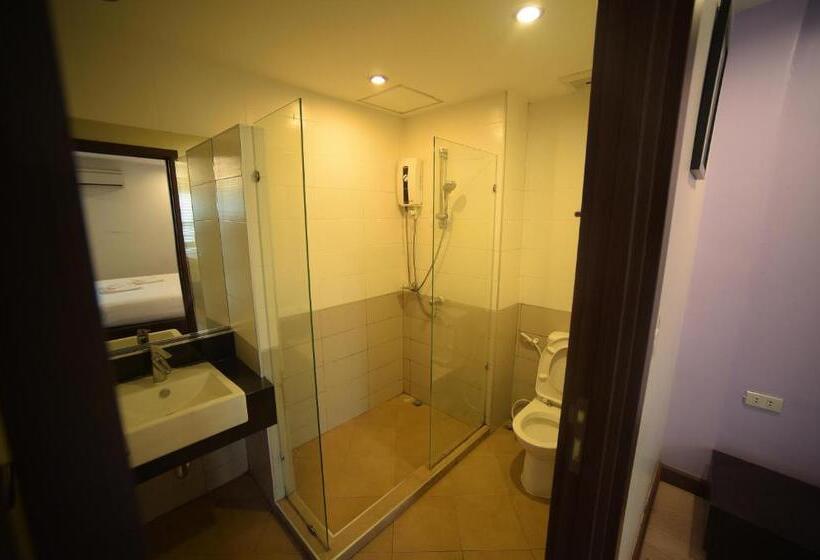 ویلای یک اتاق خوابه با استخر شنا, Villa Navin