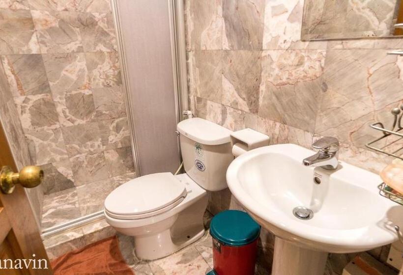 ویلای یک اتاق خوابه با استخر شنا, Villa Navin