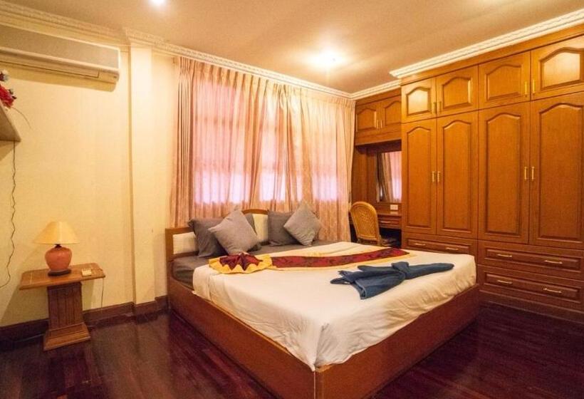 ویلای یک اتاق خوابه با استخر شنا, Villa Navin
