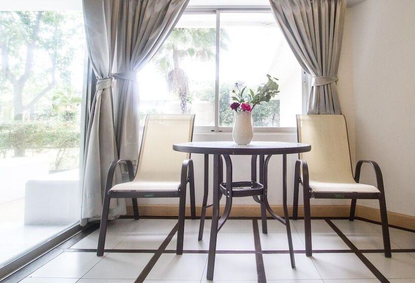 سوئیت خانواده 2 خوابه, Villa Navin