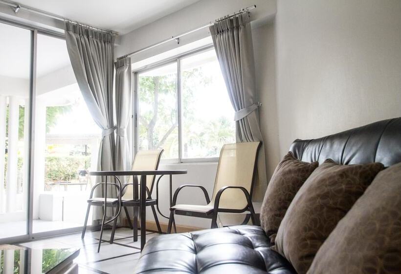 سوئیت خانواده 2 خوابه, Villa Navin