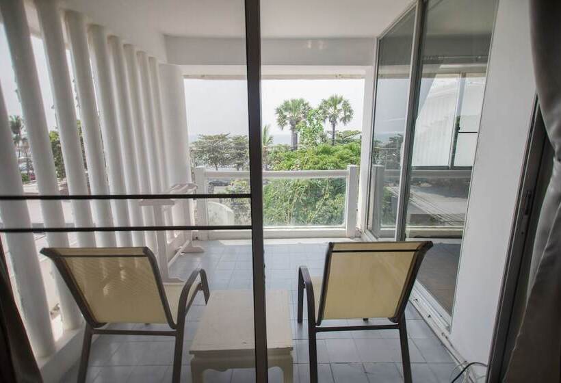 سوئیت خانواده 2 خوابه, Villa Navin